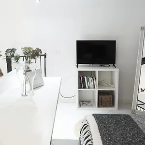 https://mini-grazioso-loft-in-crocetta.it-lombardy.com